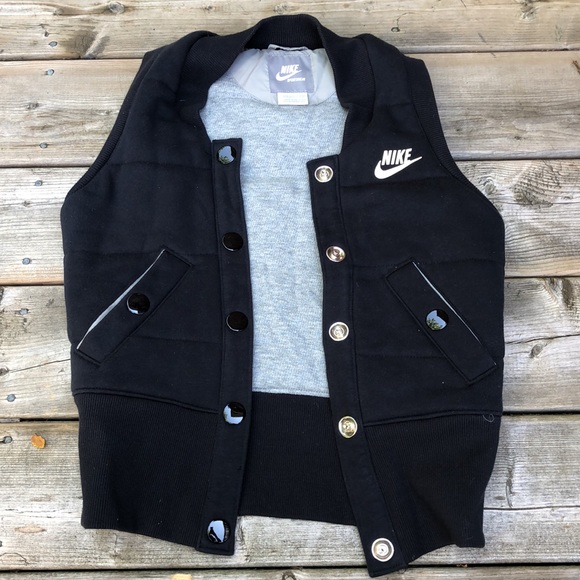 Women’s Padded Nike Vest (XS/0-2) - Picture 2 of 5